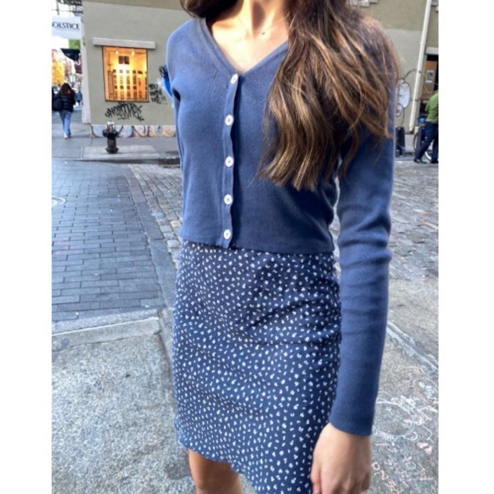 Brandy Melville Blue Jumper Cardigan Cropped - Picture 2 of 9